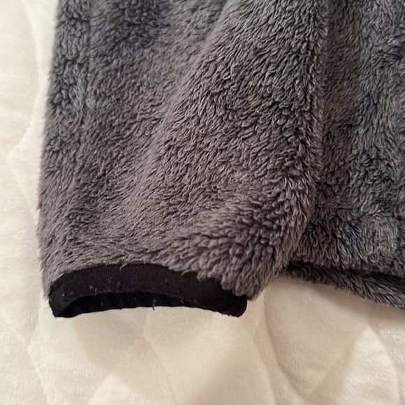 The North Face Women’s Osito Faux Fur Mock Neck Jacket Charcoal Gray Size Small - Picture 6 of 16